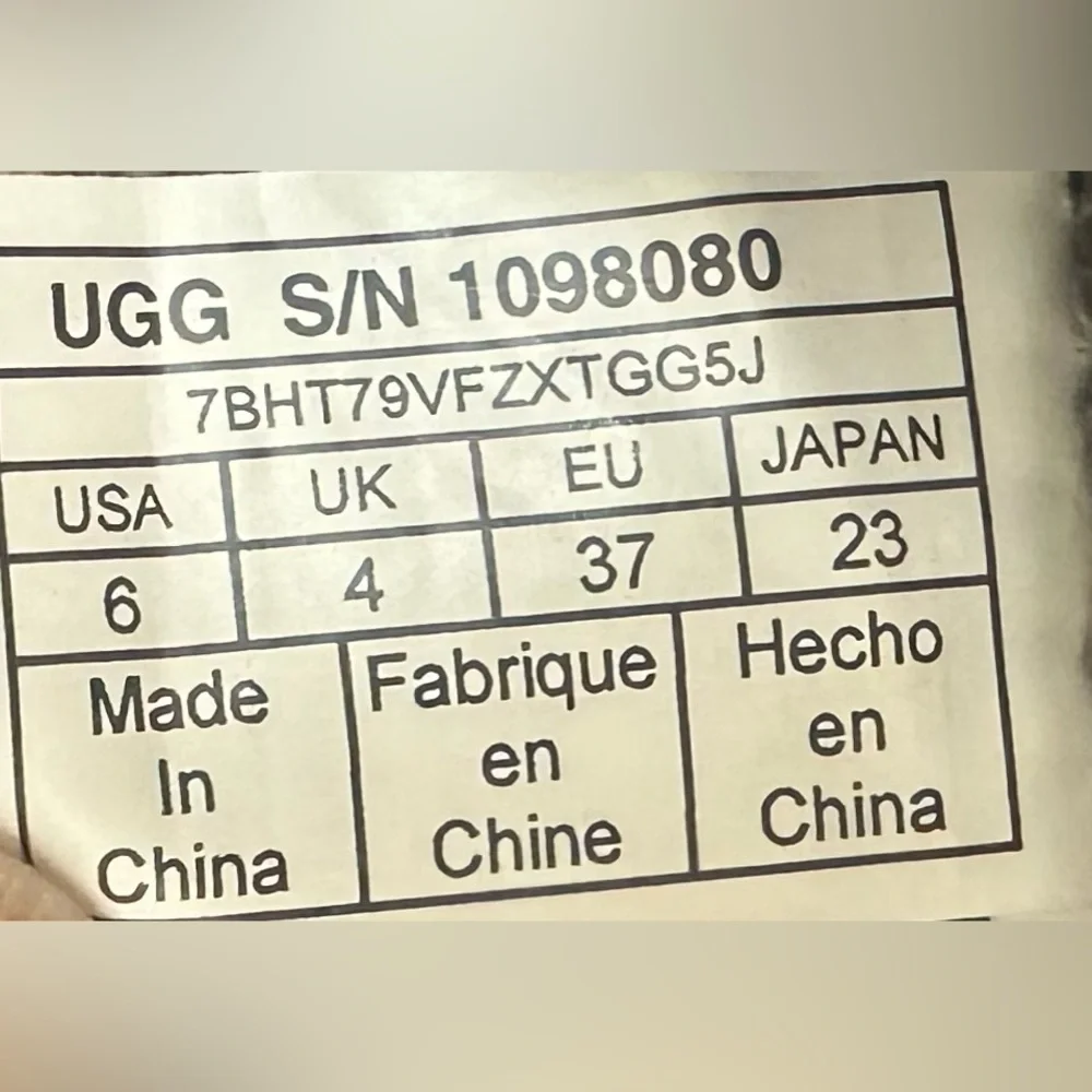 UGG purl strap